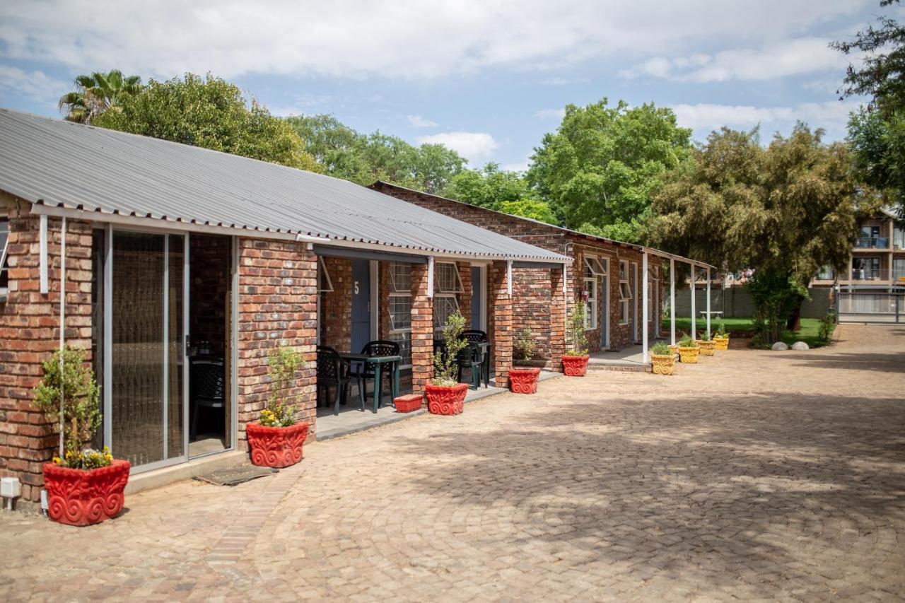Hotel Opstal Guestfarm Potchefstroom Esterno foto