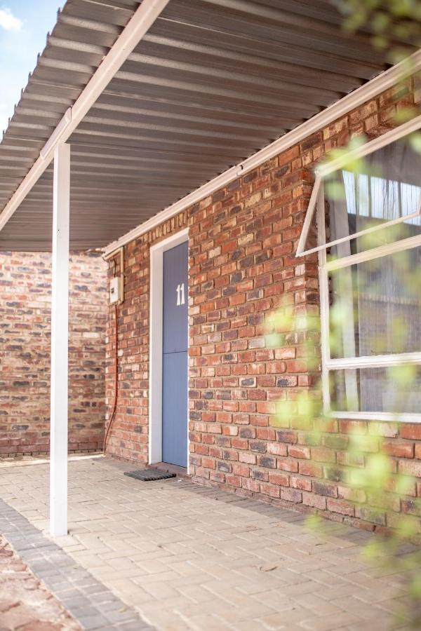 Hotel Opstal Guestfarm Potchefstroom Esterno foto
